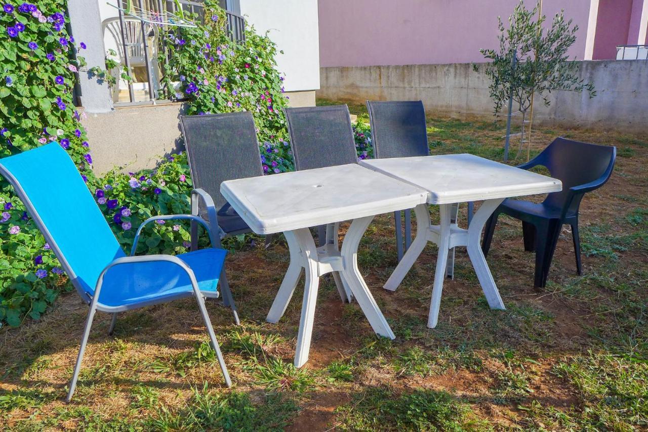 Alise Apartman Bar Kültér fotó